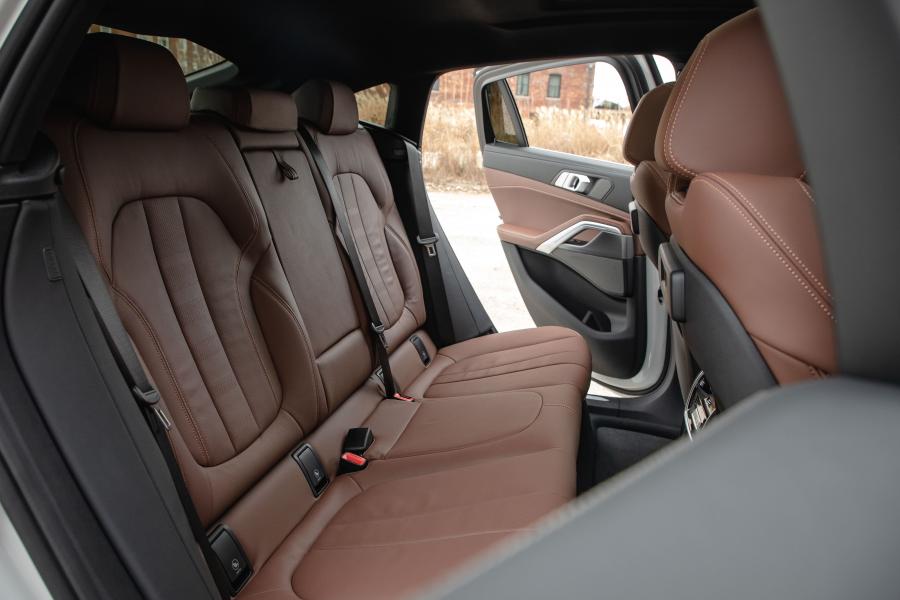 Интерьер BMW X6 xDrive40i (G06) 2019 года  (NA) (фото 14 из 33)